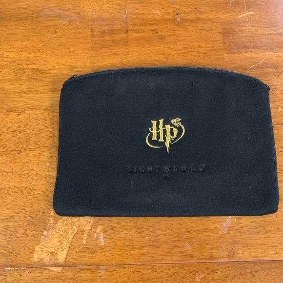 Harry Potter Hogwarts LightWedge soft storage case purse bag 9x7 top zip - Picture 1 of 4
